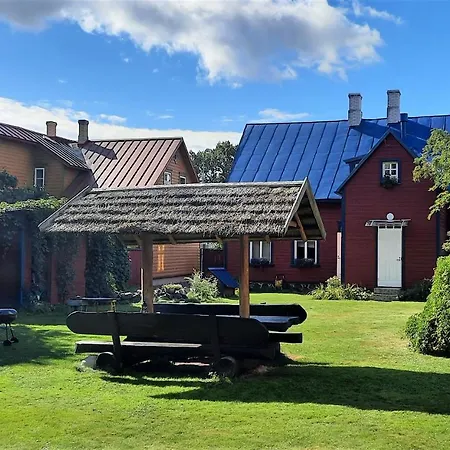 Elisabeth's & Courtyard For Barbeque